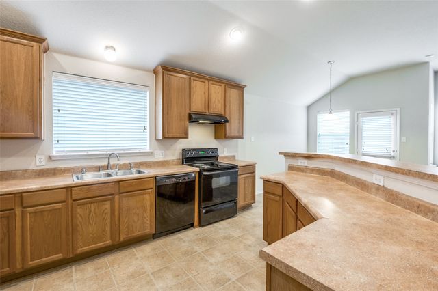 1313 Illinois Avenue, Lancaster, TX 75134