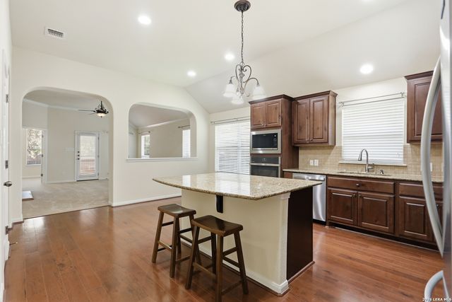 3350 HIGHLINE TRL, San Antonio, TX 78261