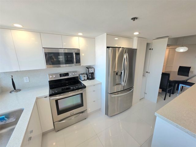 1631 S Ocean Boulevard 1006, Pompano Beach, FL 33062