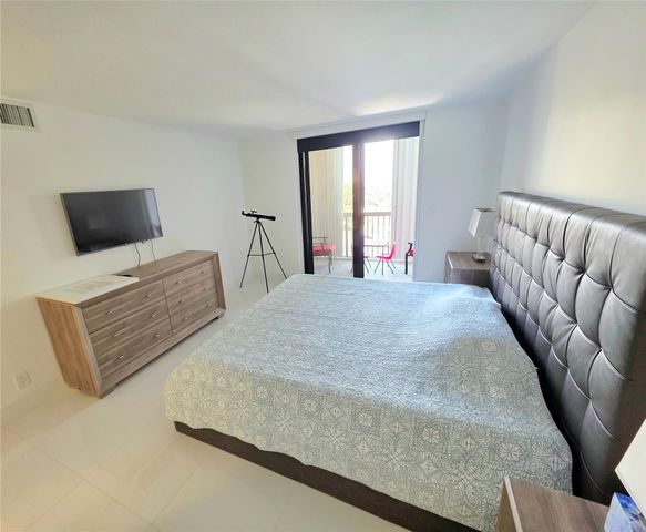 1631 S Ocean Boulevard 1006, Pompano Beach, FL 33062