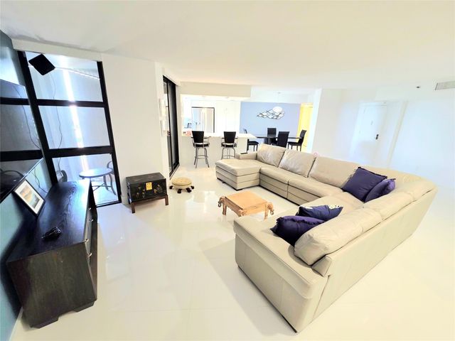1631 S Ocean Boulevard 1006, Pompano Beach, FL 33062