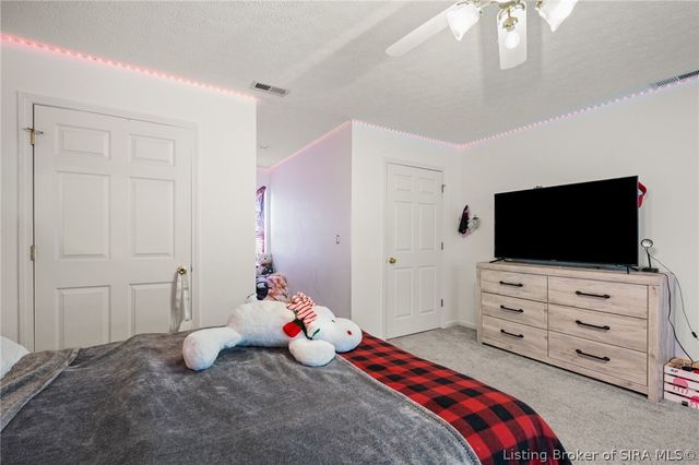 6803 Twin Springs Drive, Sellersburg, IN 47172