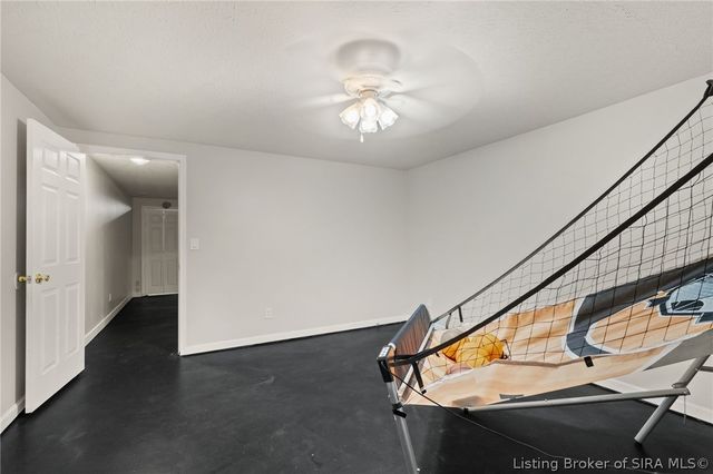 6803 Twin Springs Drive, Sellersburg, IN 47172