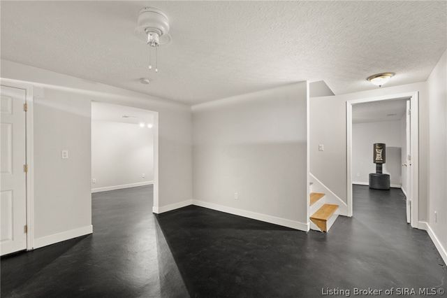 6803 Twin Springs Drive, Sellersburg, IN 47172