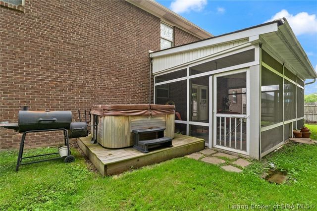 6803 Twin Springs Drive, Sellersburg, IN 47172