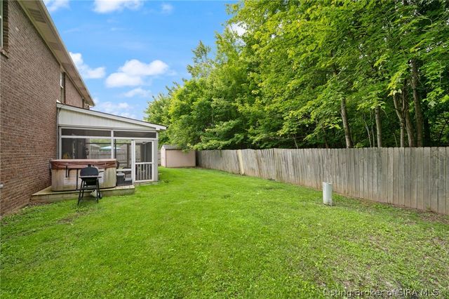 6803 Twin Springs Drive, Sellersburg, IN 47172