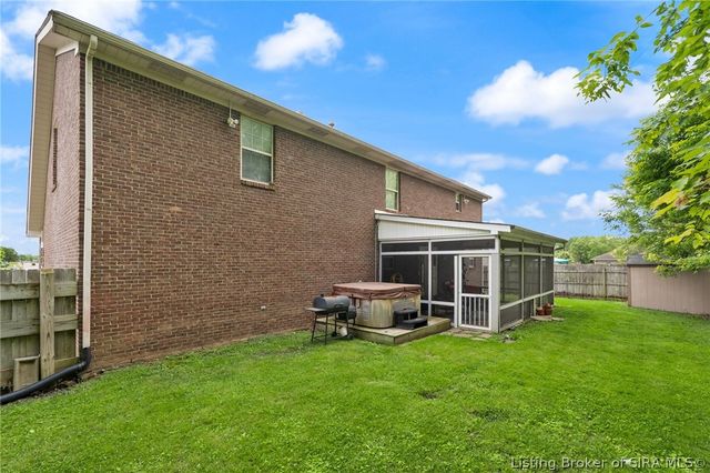 6803 Twin Springs Drive, Sellersburg, IN 47172