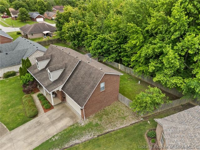 6803 Twin Springs Drive, Sellersburg, IN 47172