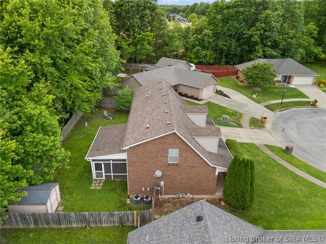 6803 Twin Springs Drive, Sellersburg, IN 47172