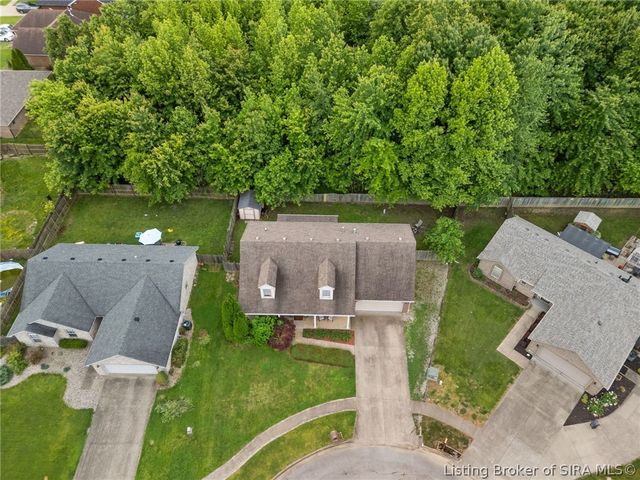 6803 Twin Springs Drive, Sellersburg, IN 47172