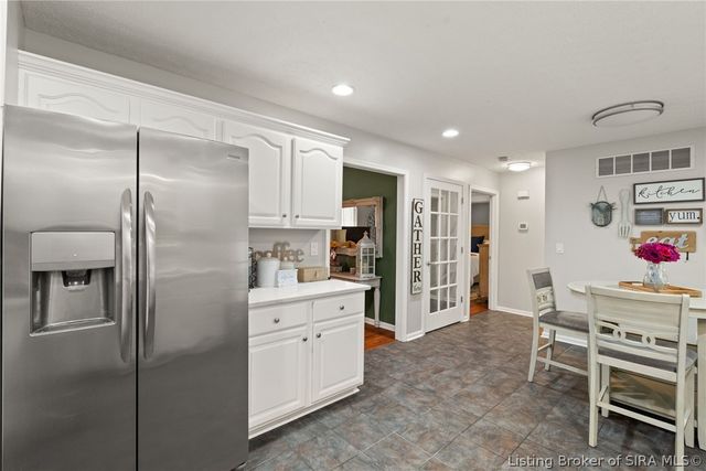 6803 Twin Springs Drive, Sellersburg, IN 47172