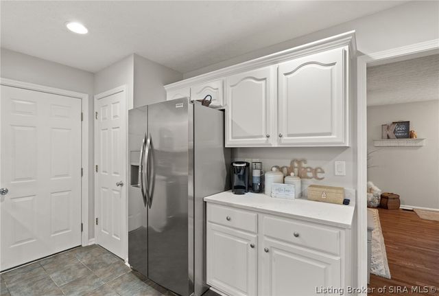 6803 Twin Springs Drive, Sellersburg, IN 47172