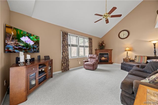 16 Buckingham Court, Lancaster, NY 14086
