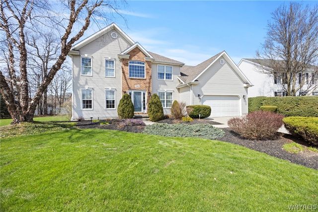 16 Buckingham Court, Lancaster, NY 14086