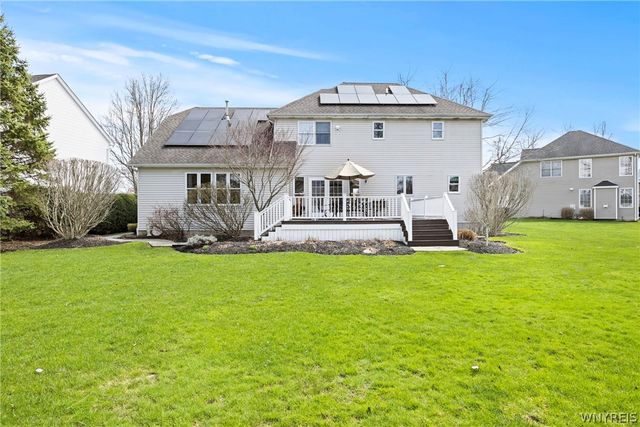 16 Buckingham Court, Lancaster, NY 14086