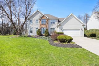 16 Buckingham Court, Lancaster, NY 14086