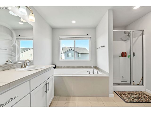 1397 FARMINGTON Dr, Junction City, OR 97448