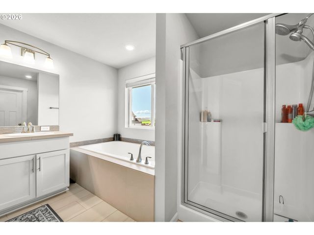 1397 FARMINGTON Dr, Junction City, OR 97448