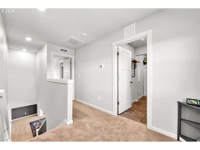 1397 FARMINGTON Dr, Junction City, OR 97448