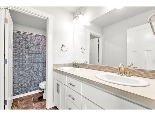 1397 FARMINGTON Dr, Junction City, OR 97448