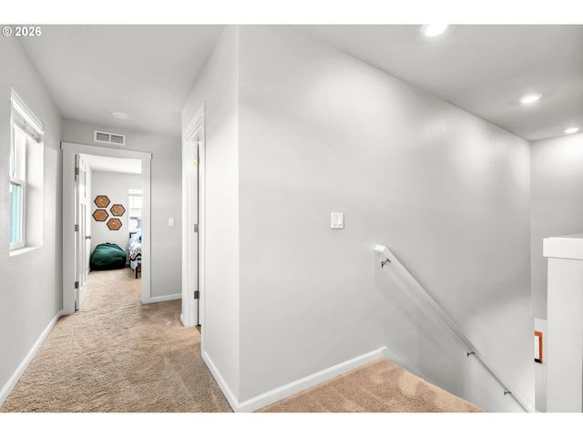 1397 FARMINGTON Dr, Junction City, OR 97448