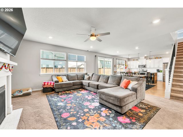 1397 FARMINGTON Dr, Junction City, OR 97448
