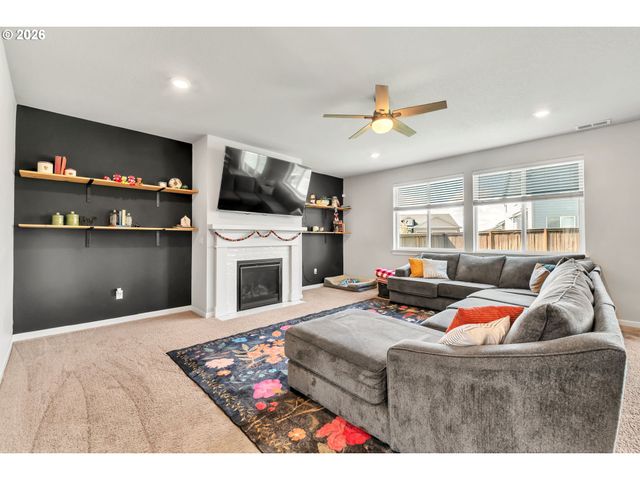 1397 FARMINGTON Dr, Junction City, OR 97448