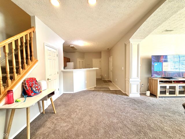 8043 Harbor Walk Lane, Indianapolis, IN 46237