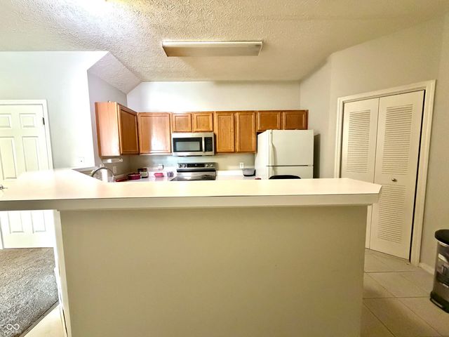 8043 Harbor Walk Lane, Indianapolis, IN 46237