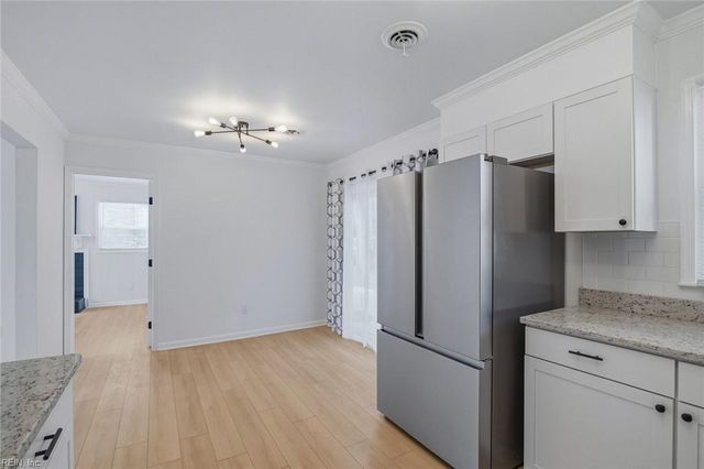 4 Dundee RD, Hampton, VA 23669