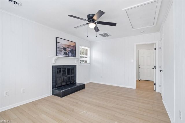 4 Dundee RD, Hampton, VA 23669