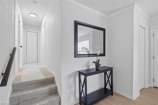 4 Dundee RD, Hampton, VA 23669