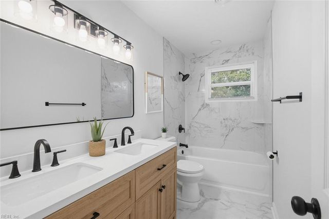 4 Dundee RD, Hampton, VA 23669