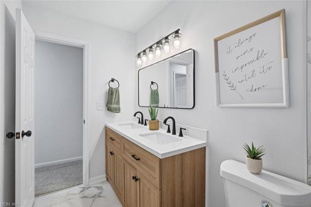 4 Dundee RD, Hampton, VA 23669