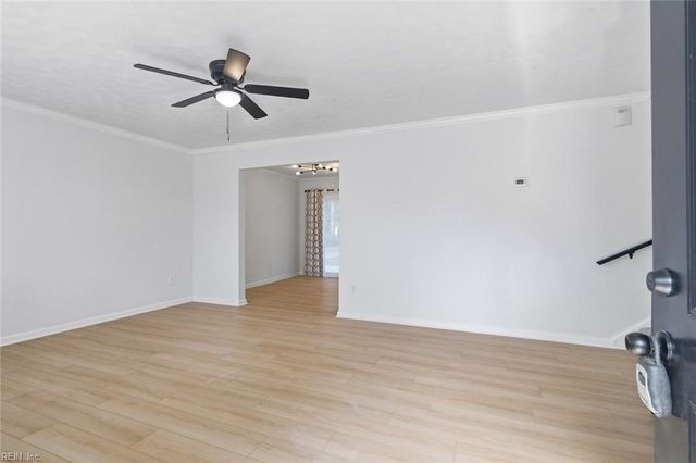 4 Dundee RD, Hampton, VA 23669