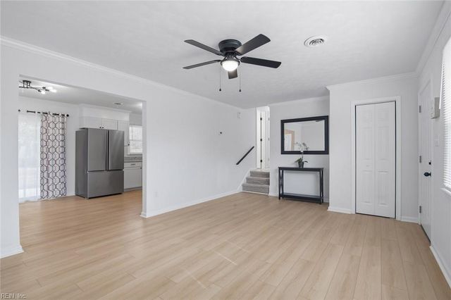 4 Dundee RD, Hampton, VA 23669