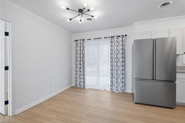 4 Dundee RD, Hampton, VA 23669