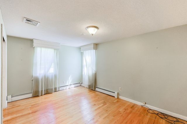 37 Oakleaf Dr, Mansfield, MA 02048