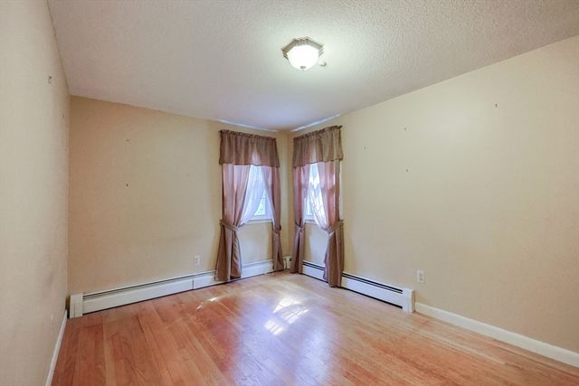 37 Oakleaf Dr, Mansfield, MA 02048