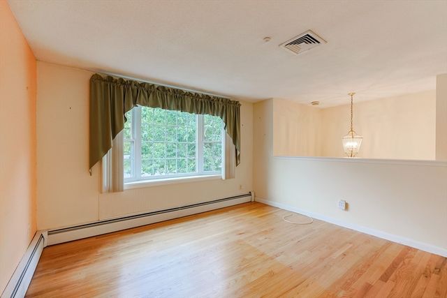 37 Oakleaf Dr, Mansfield, MA 02048