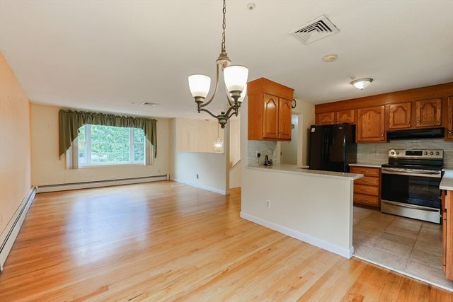 37 Oakleaf Dr, Mansfield, MA 02048