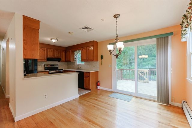 37 Oakleaf Dr, Mansfield, MA 02048