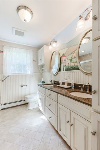 37 Oakleaf Dr, Mansfield, MA 02048