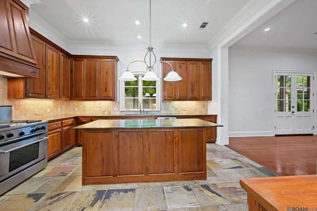903 Crown Way, Baton Rouge, LA 70806