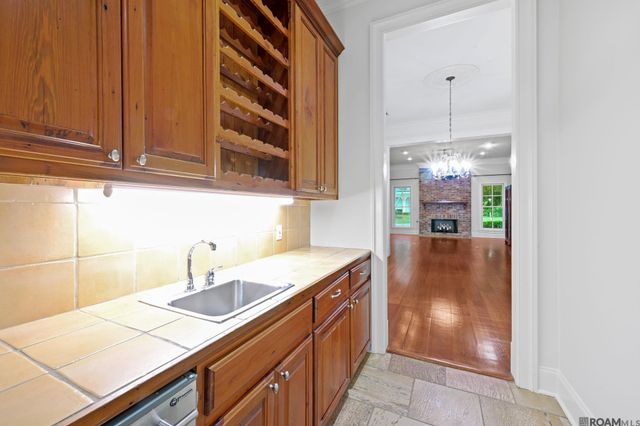 903 Crown Way, Baton Rouge, LA 70806