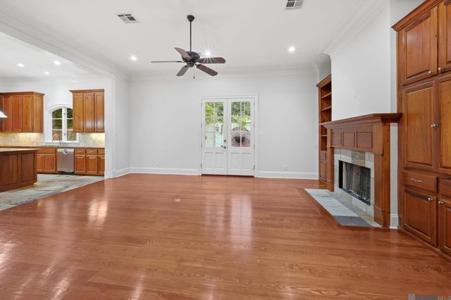 903 Crown Way, Baton Rouge, LA 70806