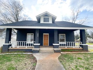 121 N Cedar St, Winchester, TN 37398