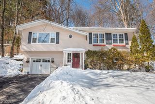 312 Cupsaw Dr, Ringwood Boro, NJ 07456