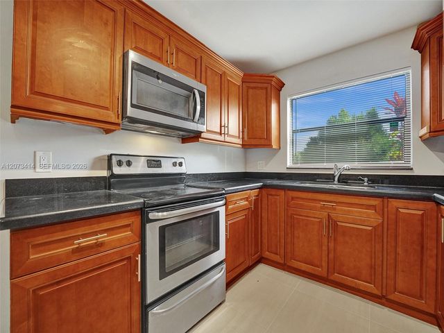 9148 Limetree Lane 181, Pembroke Pines, FL 33024