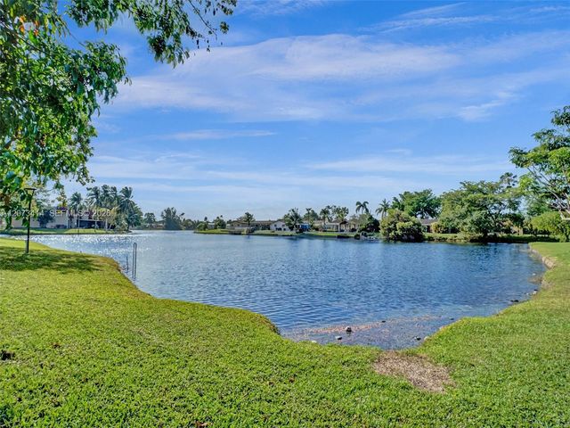 9148 Limetree Lane 181, Pembroke Pines, FL 33024